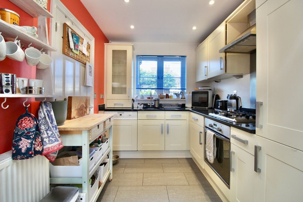 Property photo 3 of 19