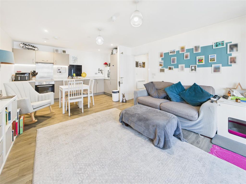 Property photo 3 of 12