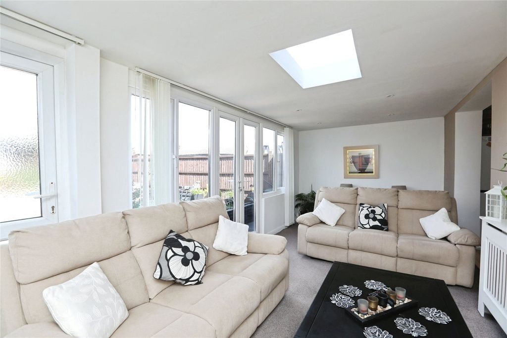 Property photo 3 of 19 Picture No. 29