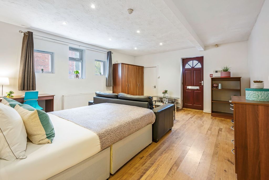 Property photo 2 of 7 Property Photo