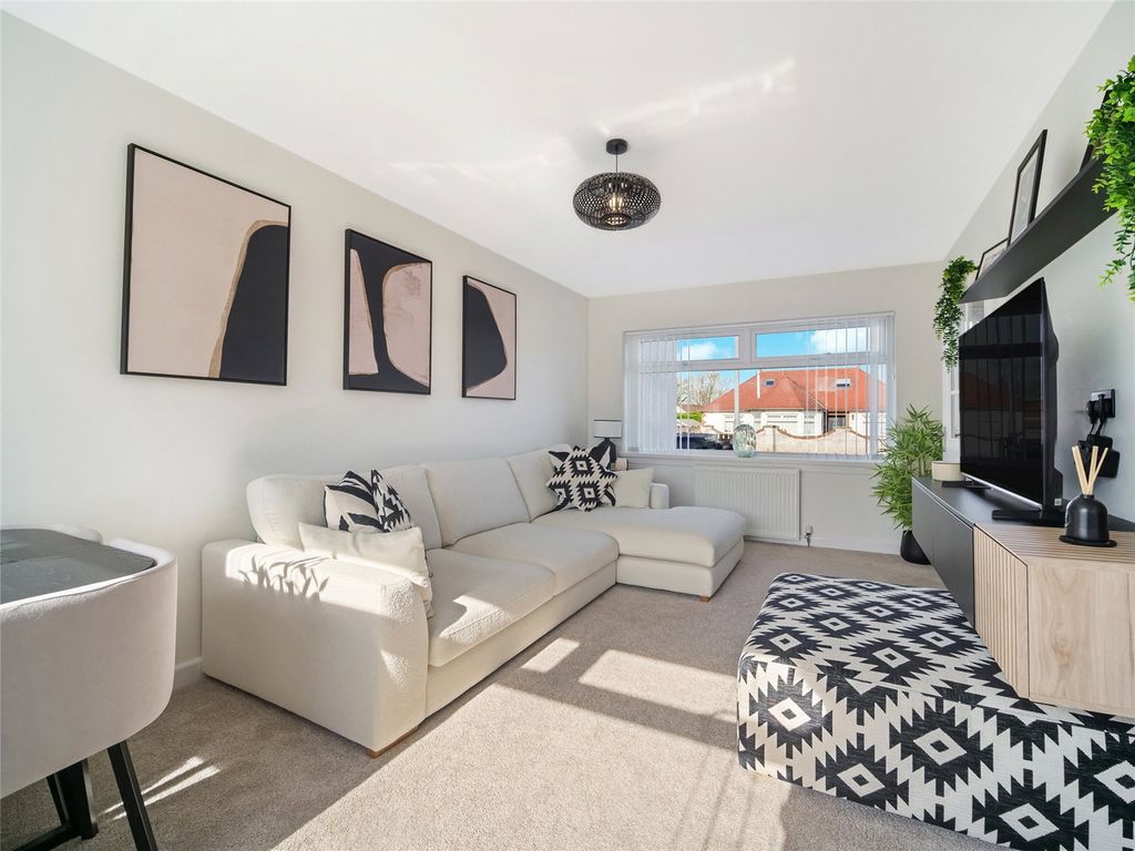 Property photo 3 of 21 Picture No. 23