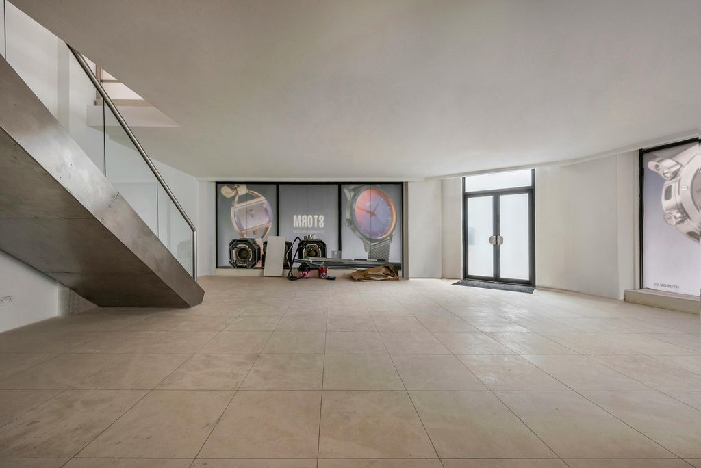 Property photo 2 of 20 Office 18.Jpg