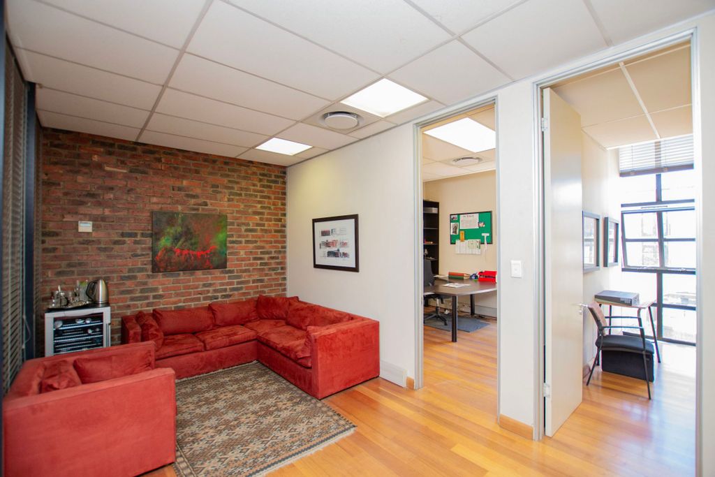 Property photo 2 of 16 St1688227