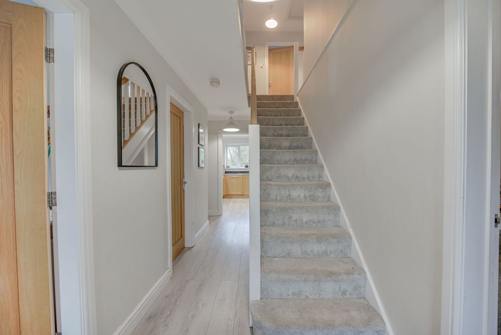 Property photo 2 of 29