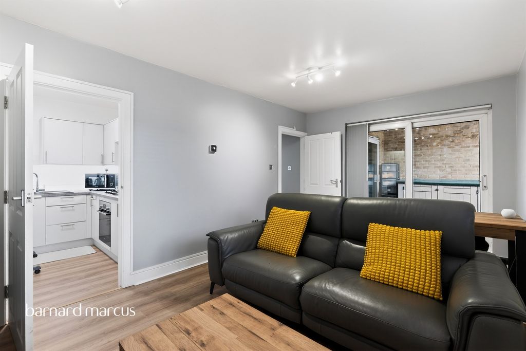 Property photo 3 of 9