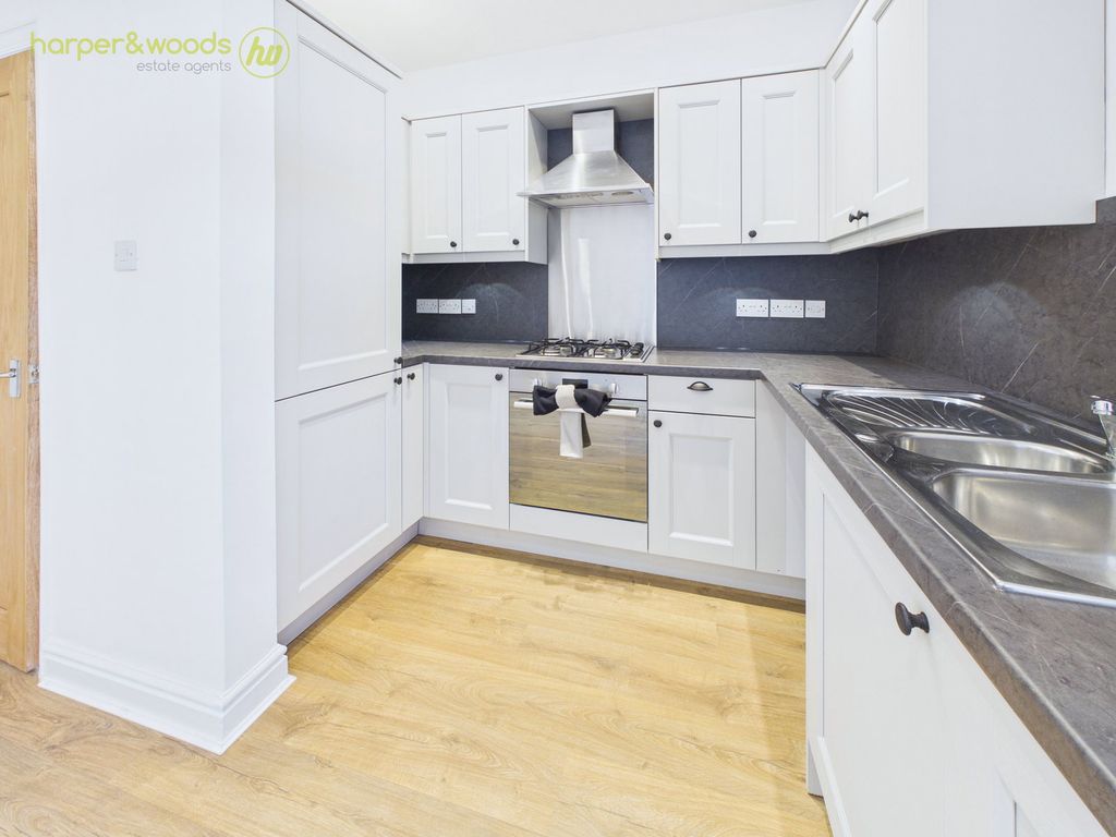 Property photo 2 of 33