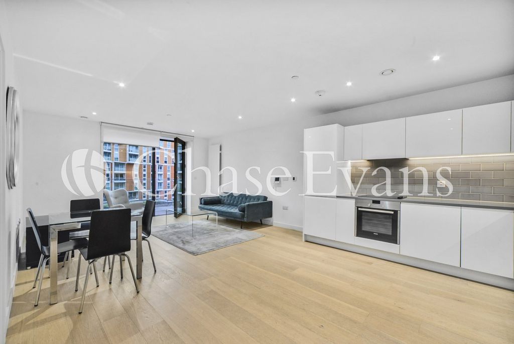 Property photo 1 of 13 Living Room