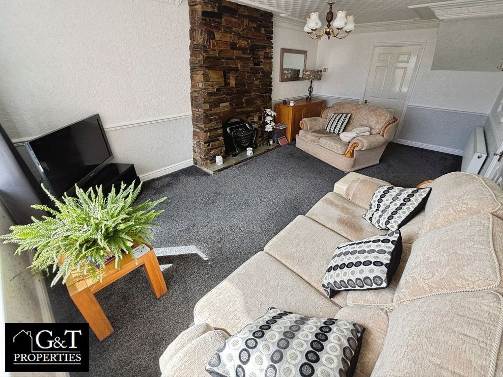 Property photo 3 of 21
