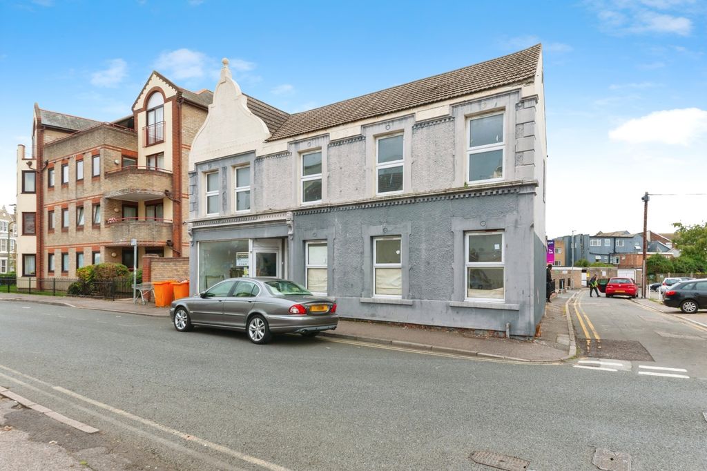 Property photo 1 of 17 Front