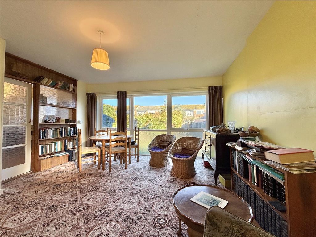 Property photo 2 of 17 Lounge Diner.Jpg