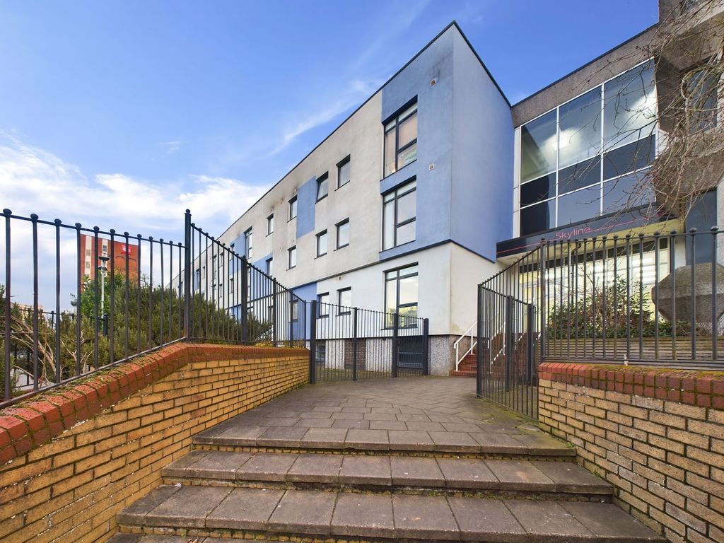 Property photo 1 of 8