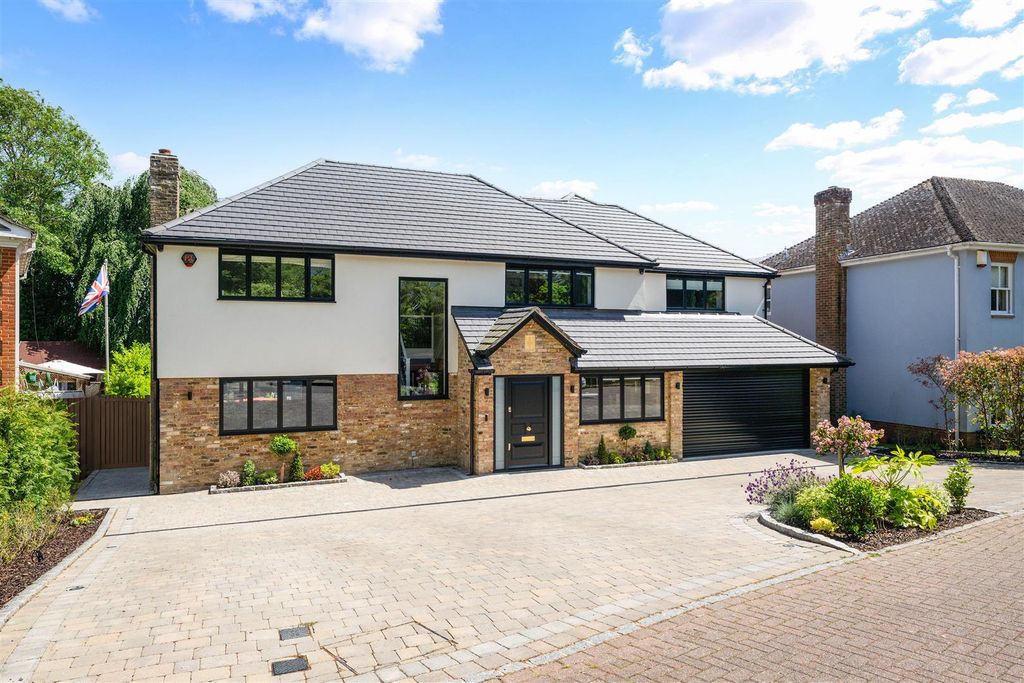Property photo 1 of 32 Lavender Close, 2- (27).Jpg