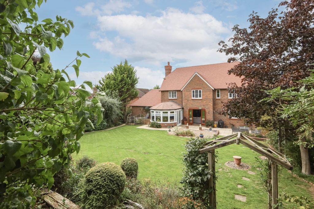 Property photo 2 of 37