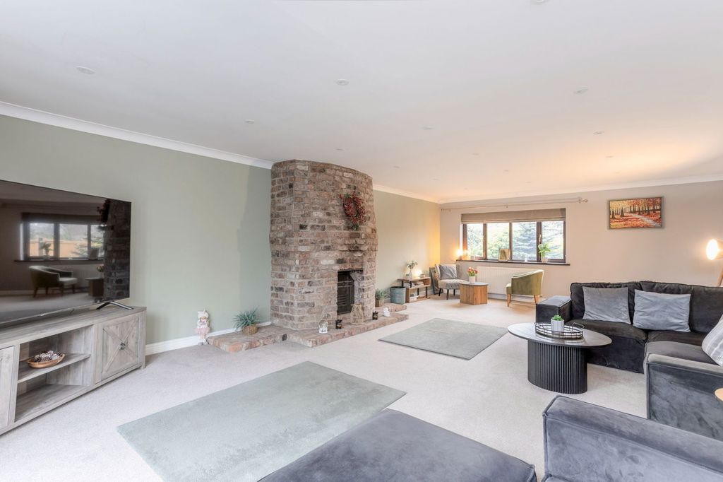 Property photo 2 of 29