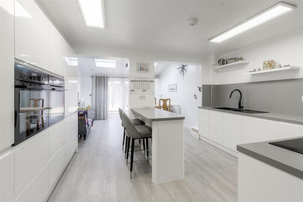 Property photo 1 of 15 Kitchen