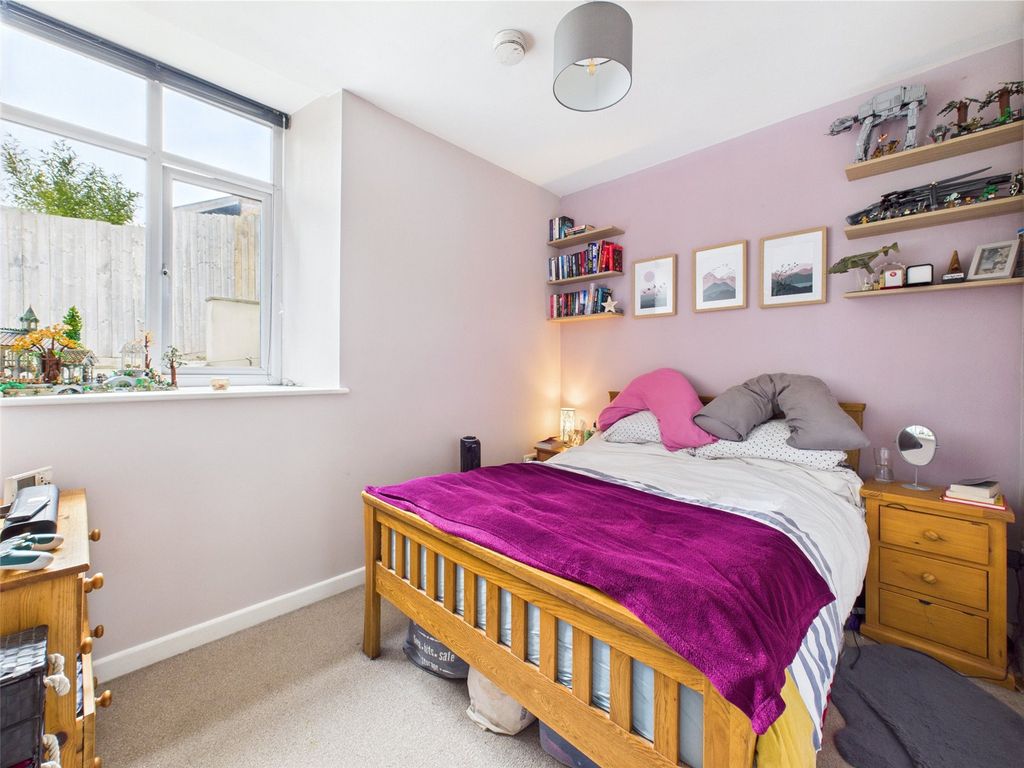 Property photo 3 of 15 Picture No. 02