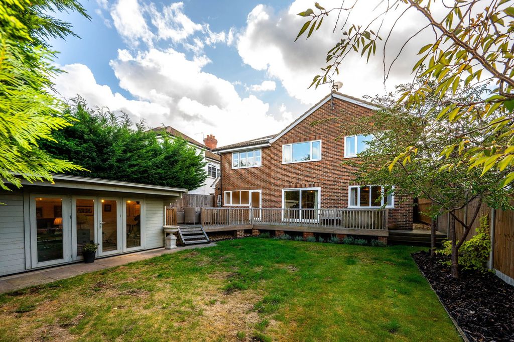 Property photo 1 of 34