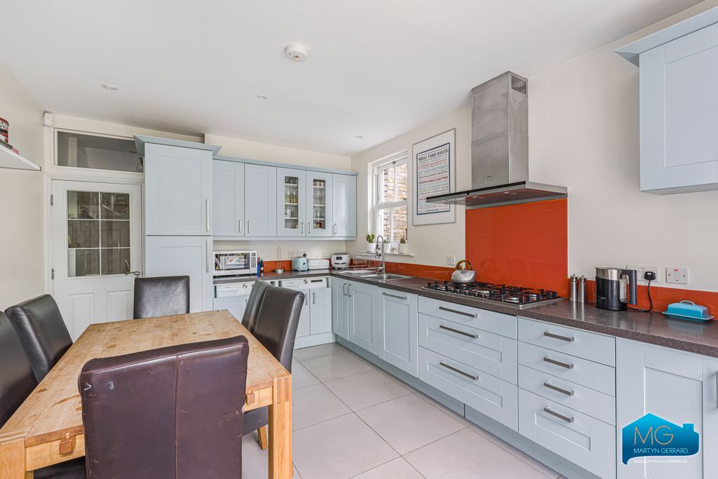Property photo 1 of 28 Picture No. 09