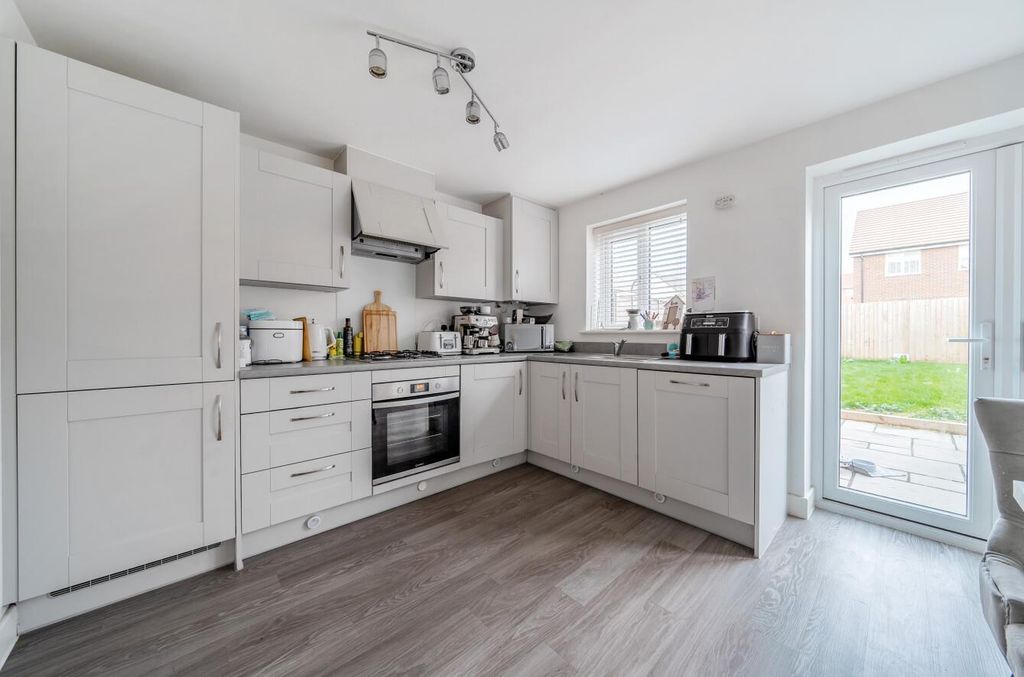 Property photo 2 of 18 2 Bedroom Home For Sale In Margate By Guildcrest E