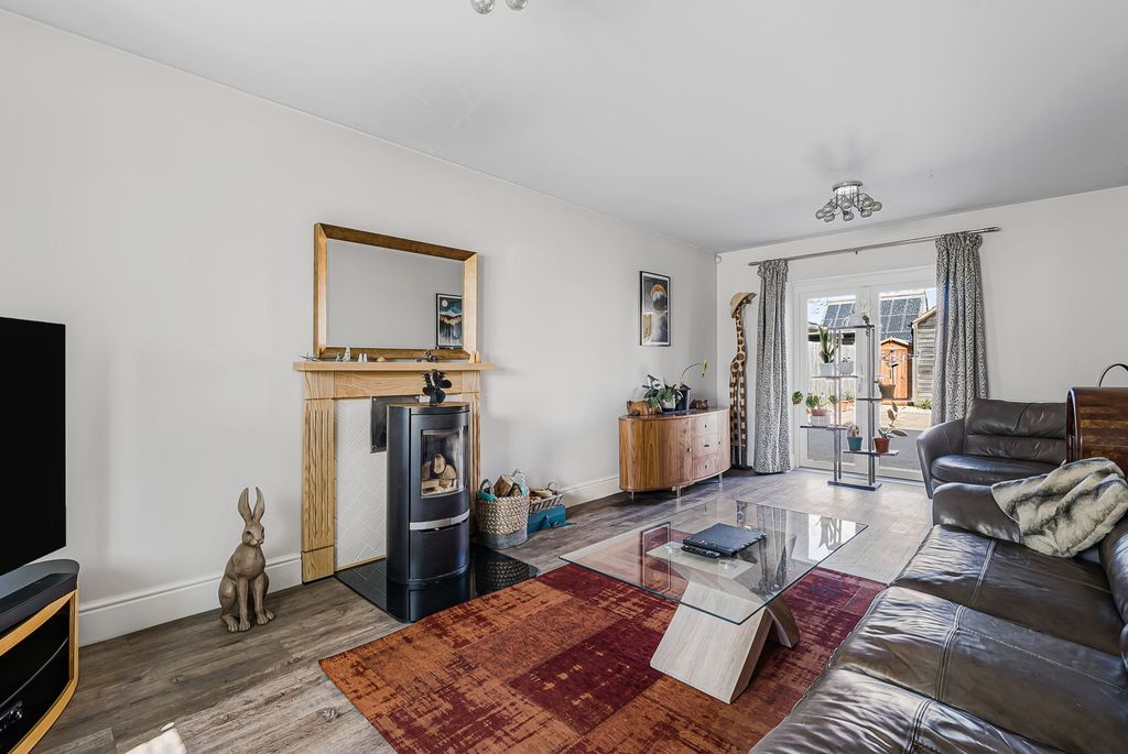 Property photo 2 of 36