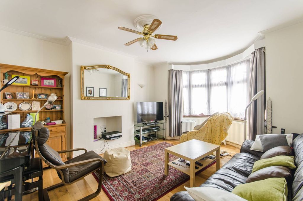 Property photo 2 of 12
