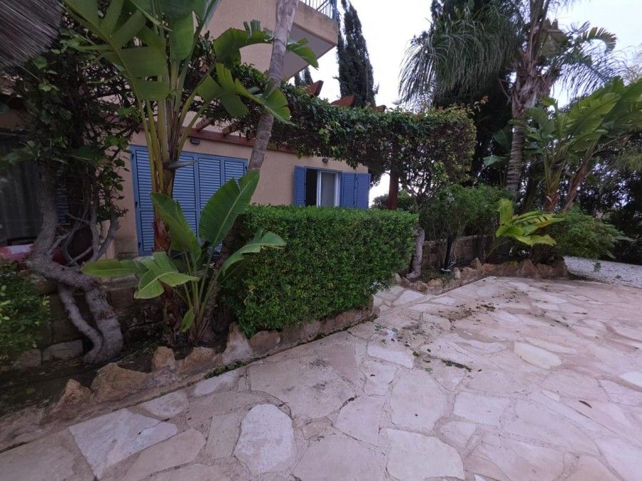 Property photo 3 of 11