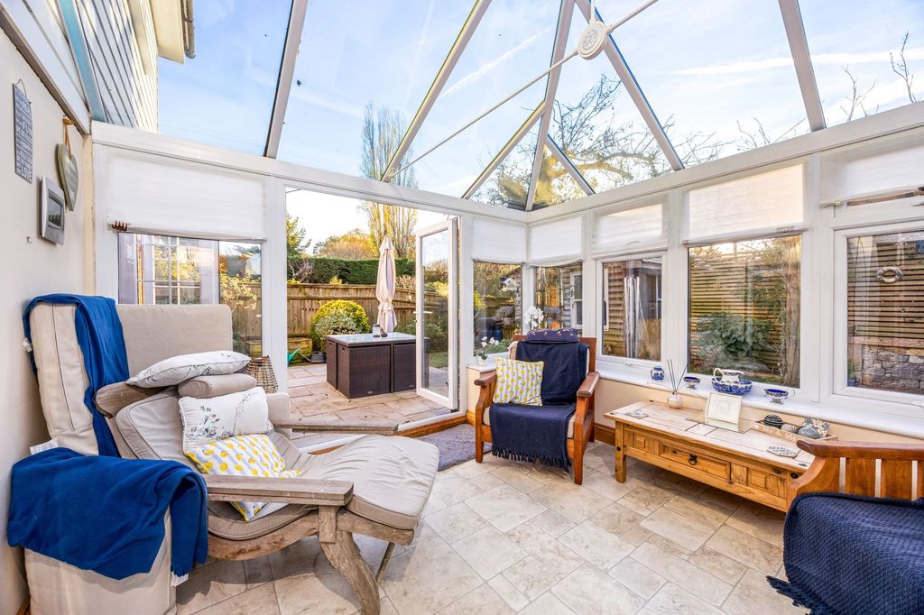 Property photo 3 of 18 Conservatory