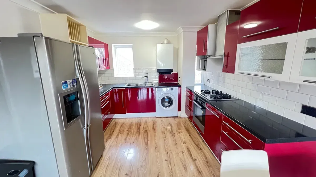 Property photo 3 of 6