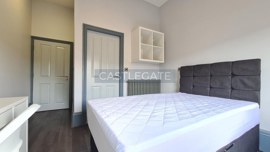 Property photo 1 of 14 Merchants Hall 2.3 (4)