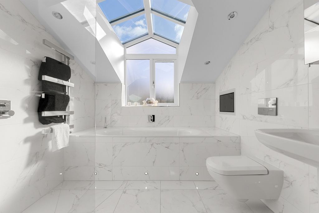 Property photo 3 of 28 Ensuite To Principal Bedroom