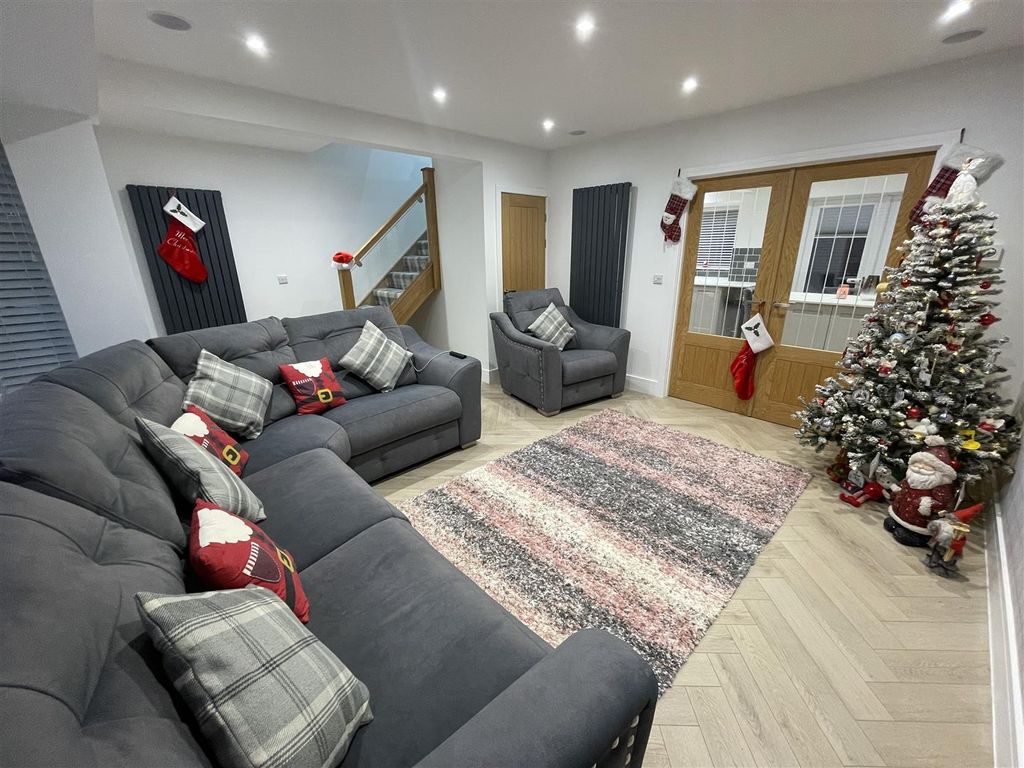 Property photo 2 of 22 12 Park 12.Jpg