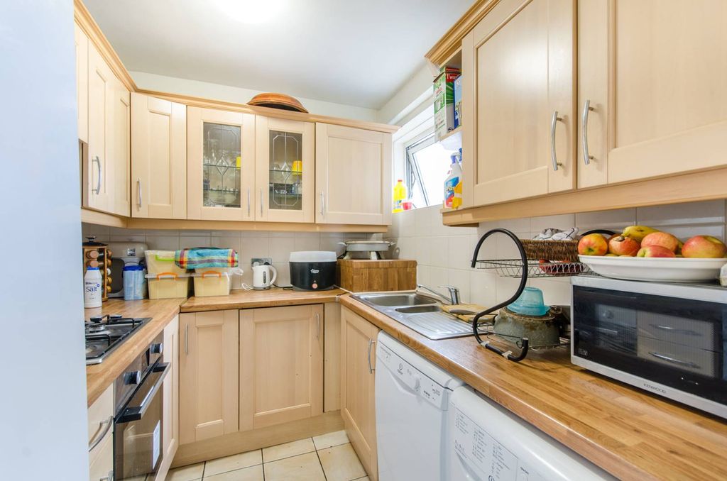 Property photo 1 of 5