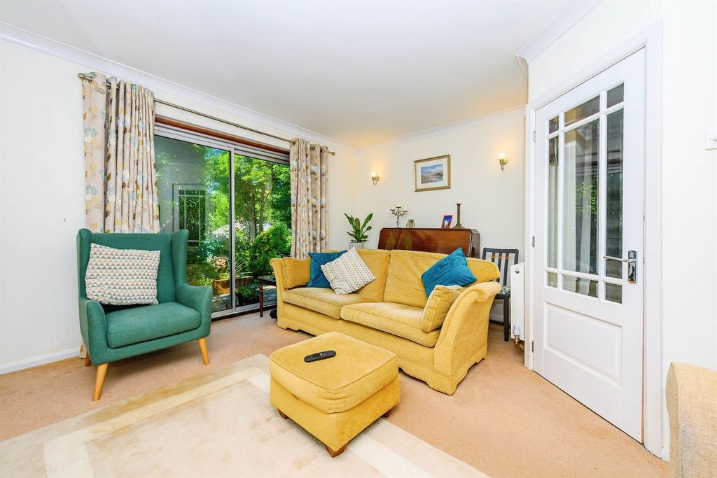 Property photo 3 of 17