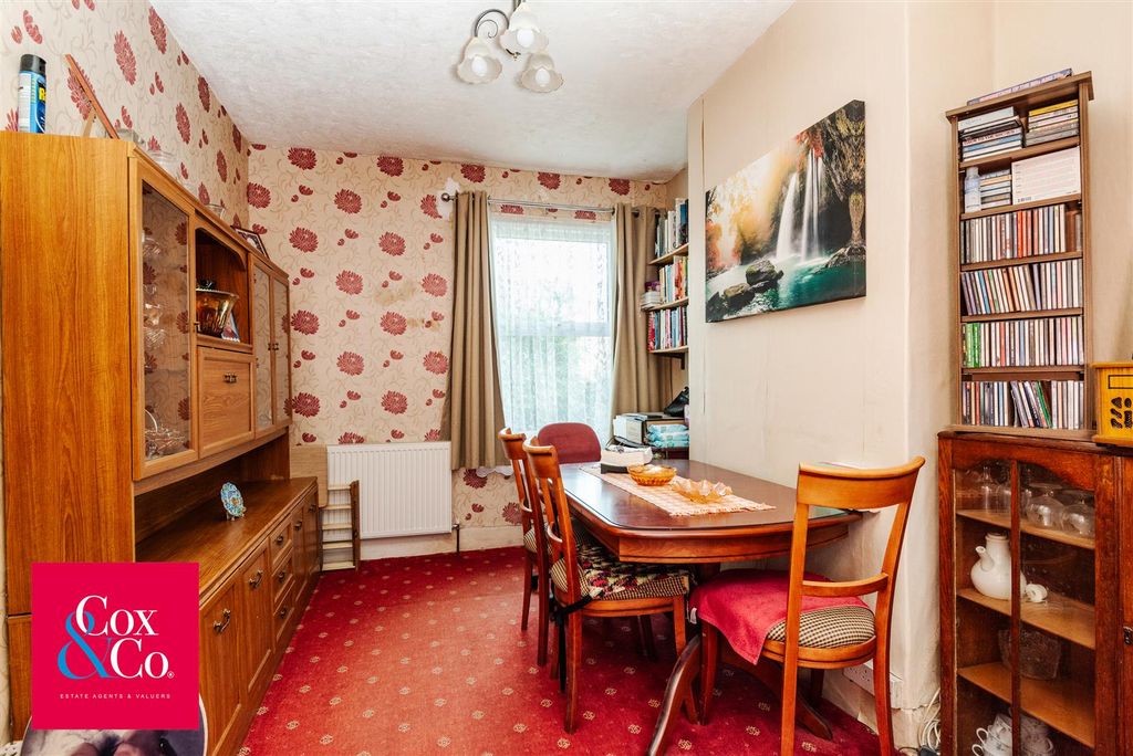Property photo 3 of 13 81O_4802.Jpg