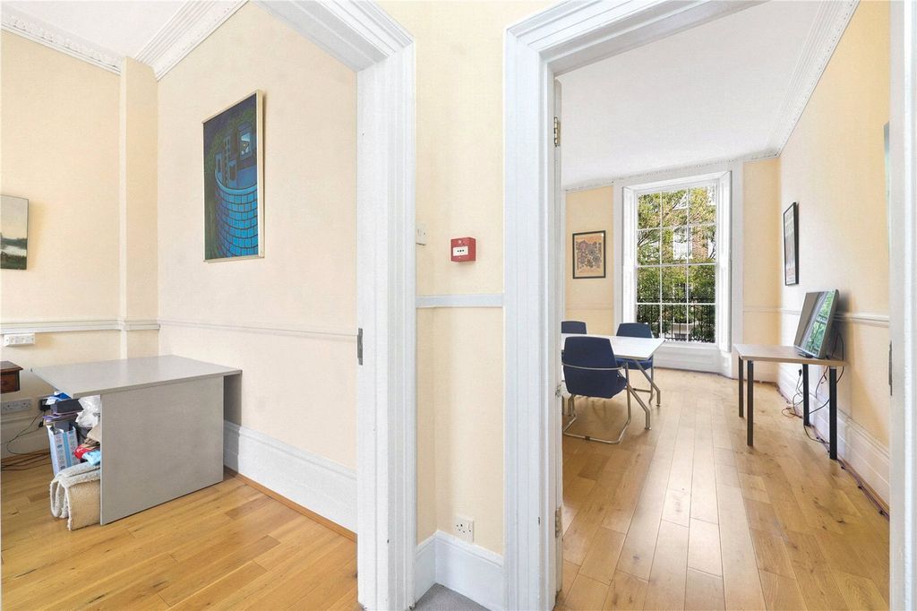 Property photo 3 of 17 Picture No. 24