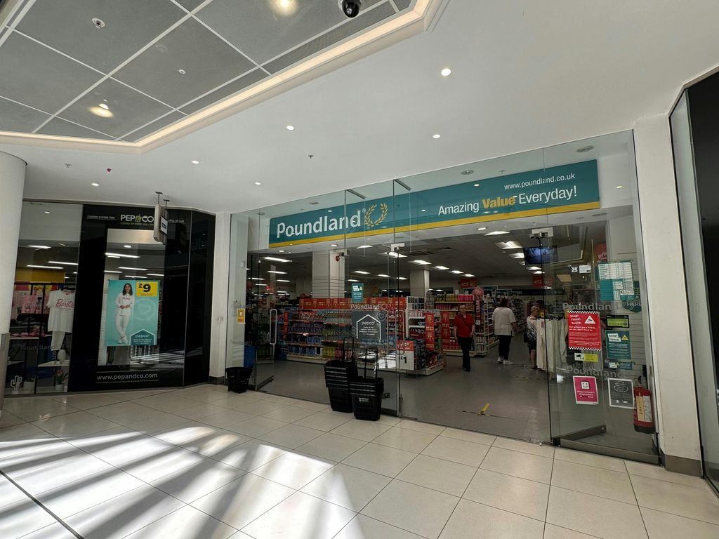 Property photo 1 of 4 Poundland.Jpg