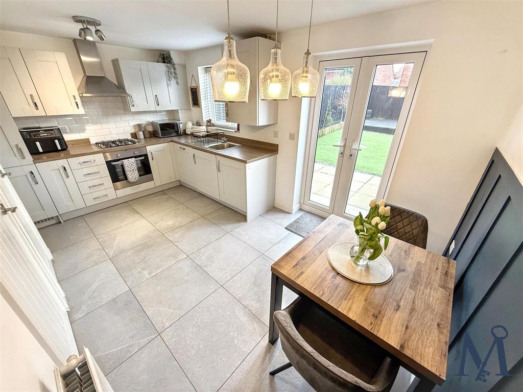 Property photo 2 of 22 Kitchen Diner