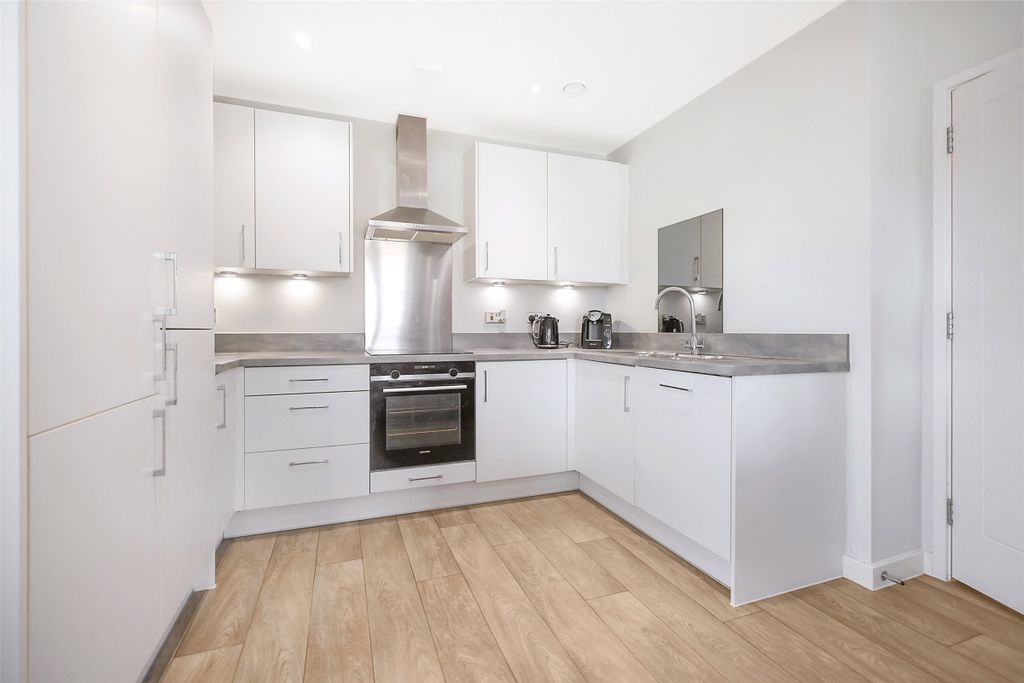 Property photo 3 of 12 Kitchen 2