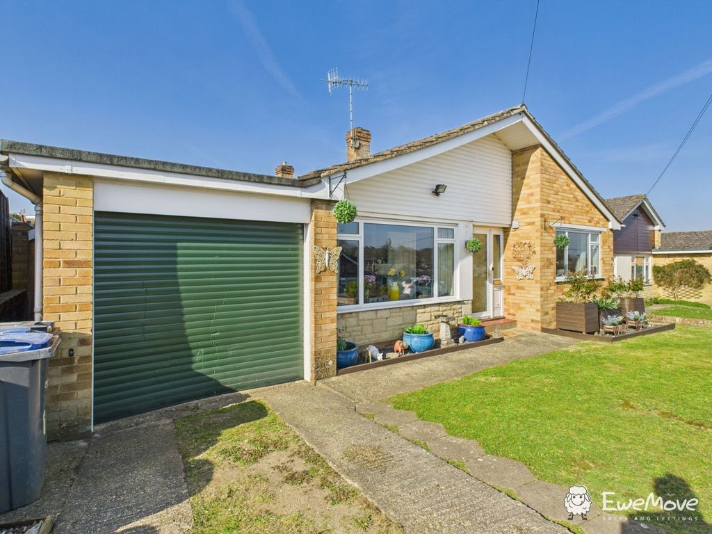Property photo 2 of 15 Cam02899G0-Pr0054-Still002