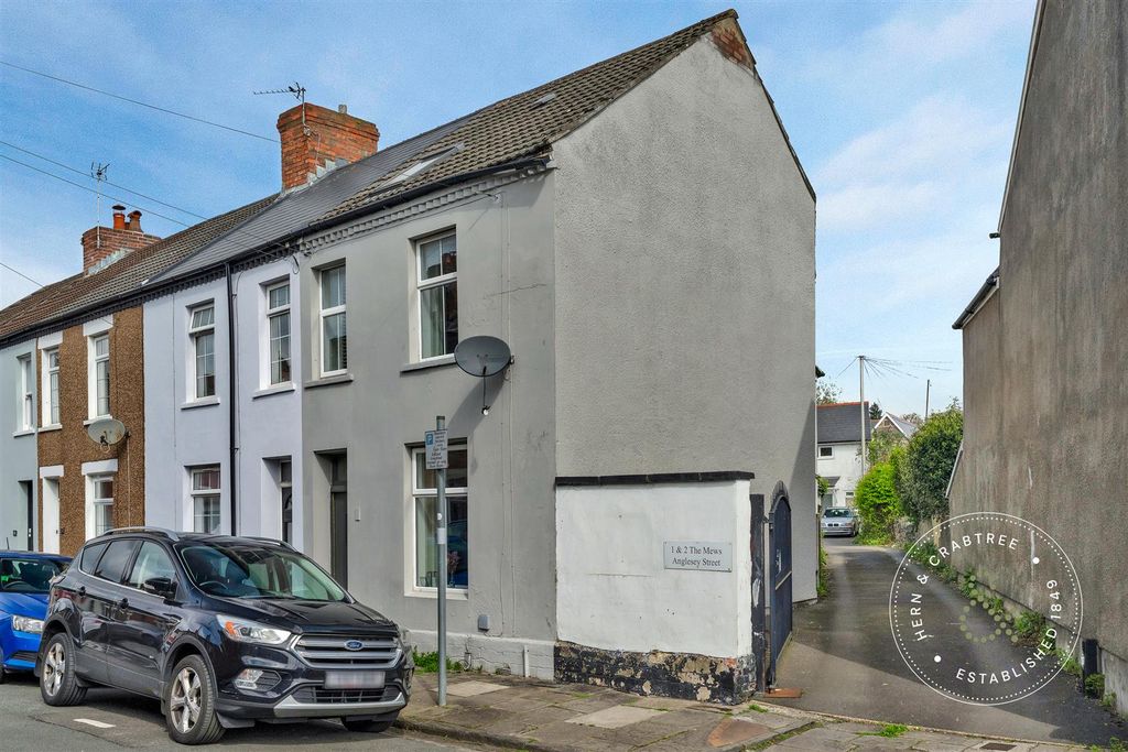 Property photo 1 of 28 Anglesey-Street-21.Jpg
