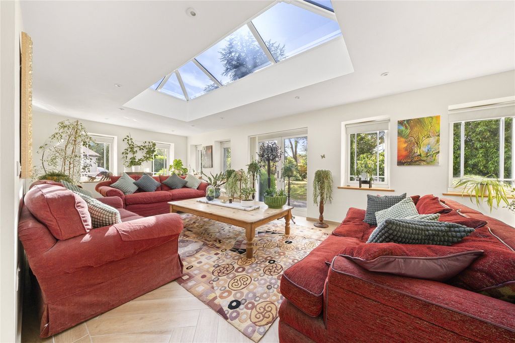 Property photo 2 of 39 Picture No. 32