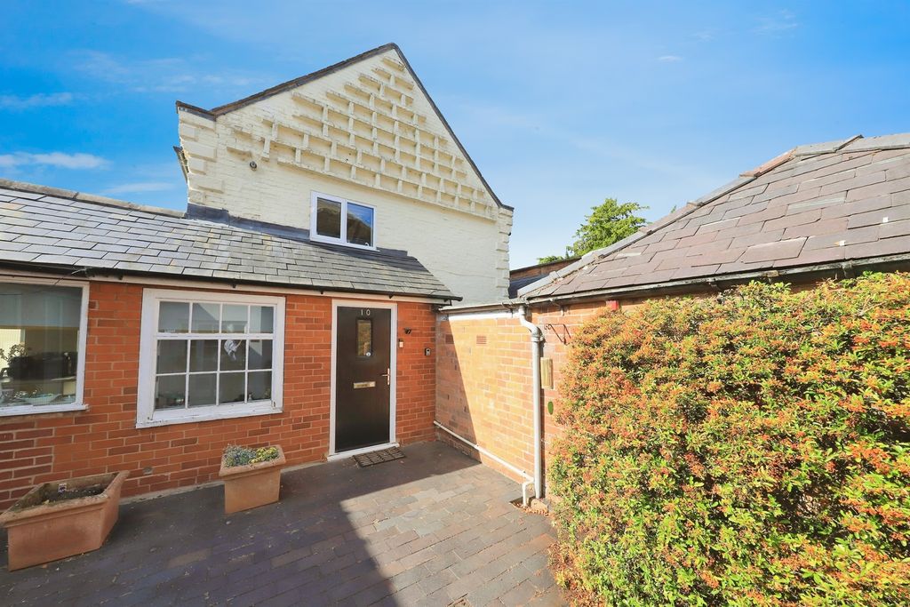 Property photo 2 of 17