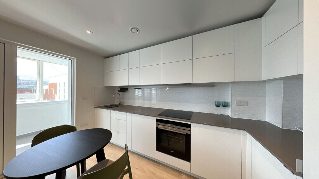 Property photo 2 of 17 Kitchen