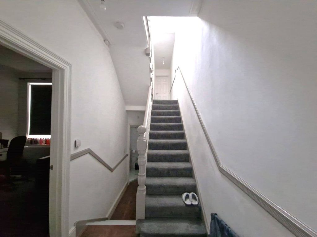 Property photo 2 of 17 Gallery