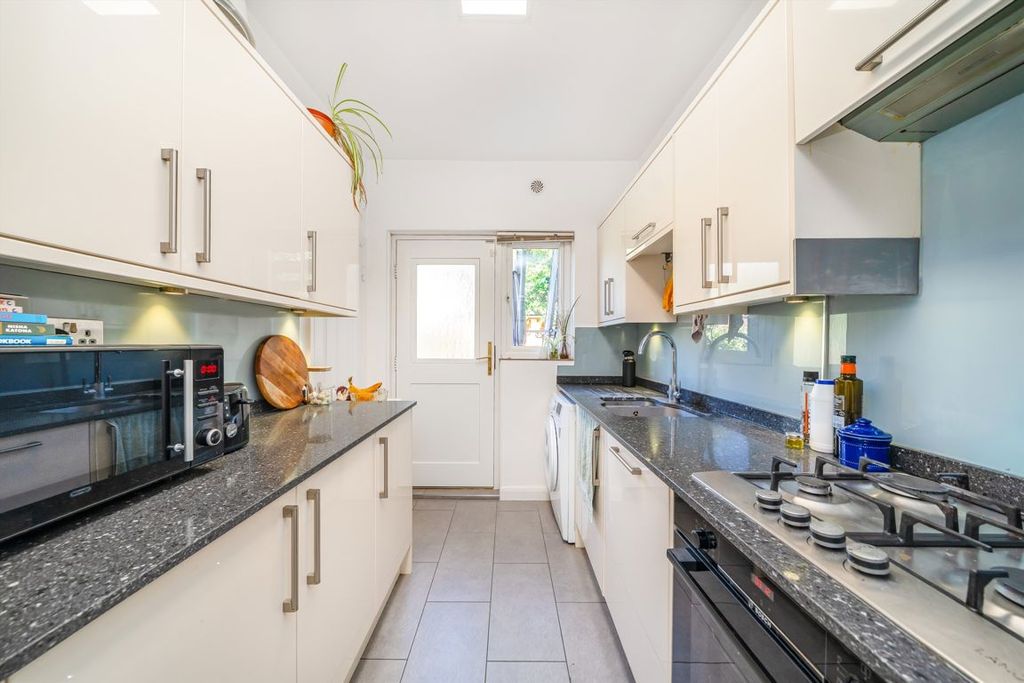 Property photo 3 of 7