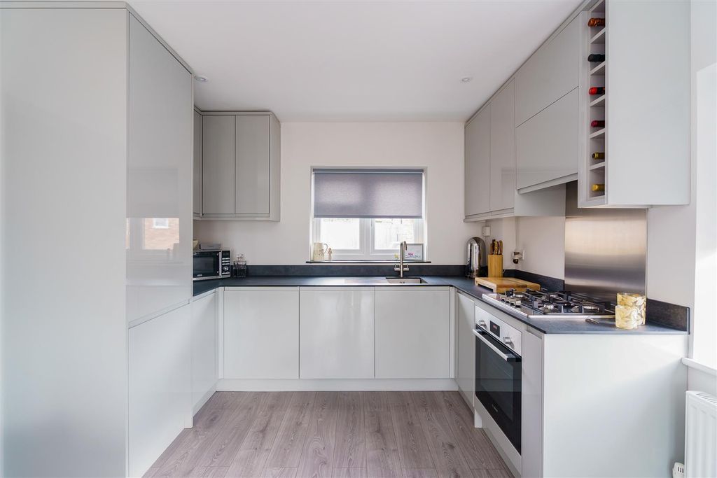 Property photo 2 of 9 1 Chadwick-06.Jpg