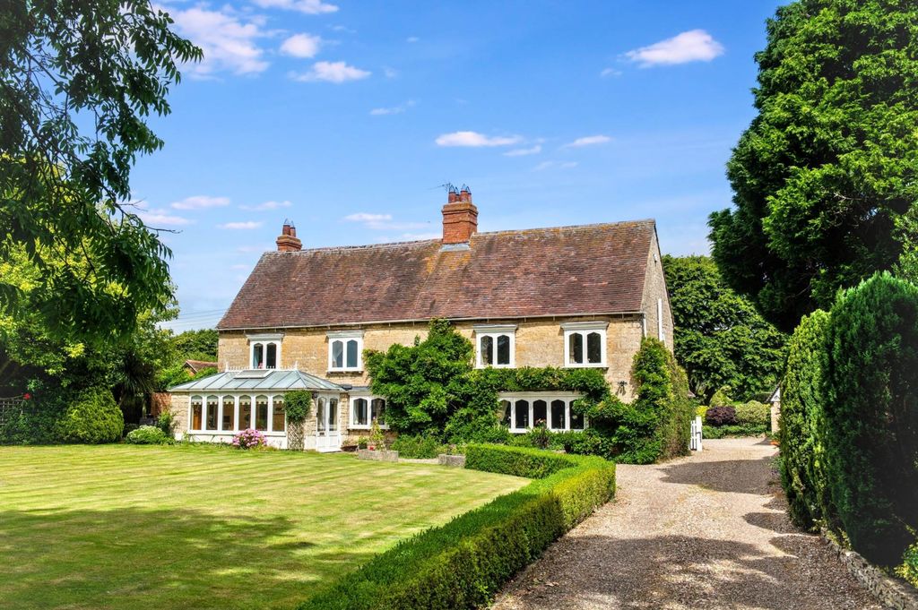 Property photo 1 of 50