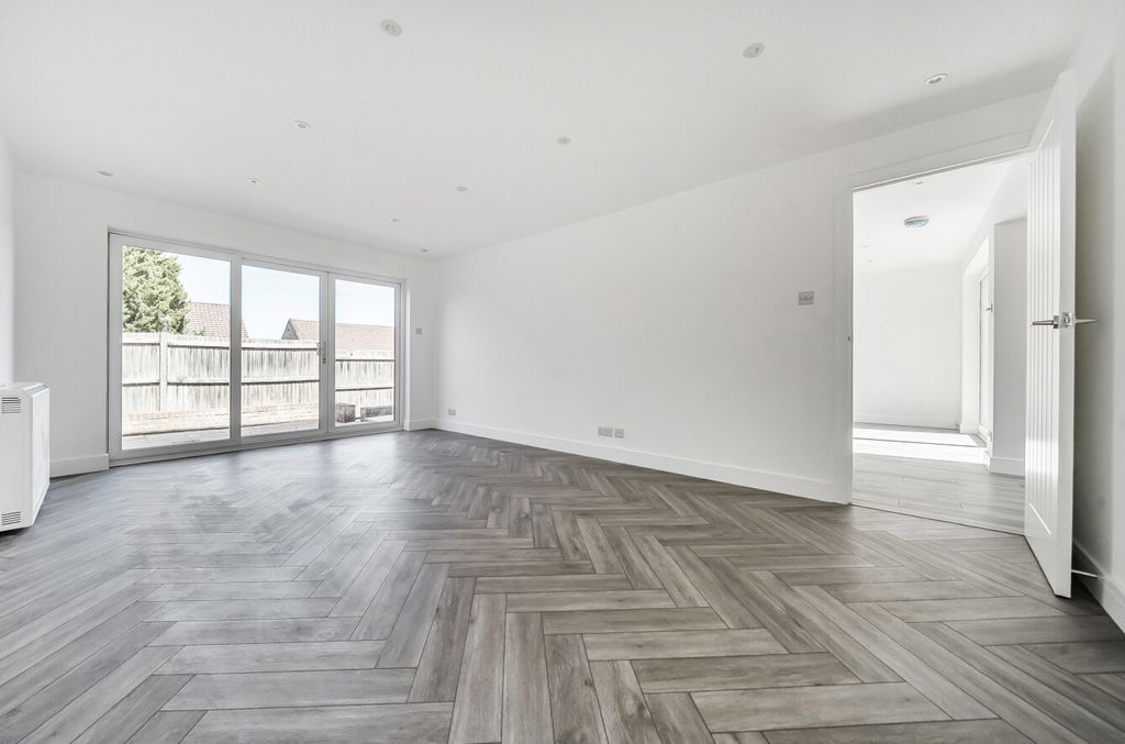 Property photo 3 of 18 1493593-2-6A54c3d...