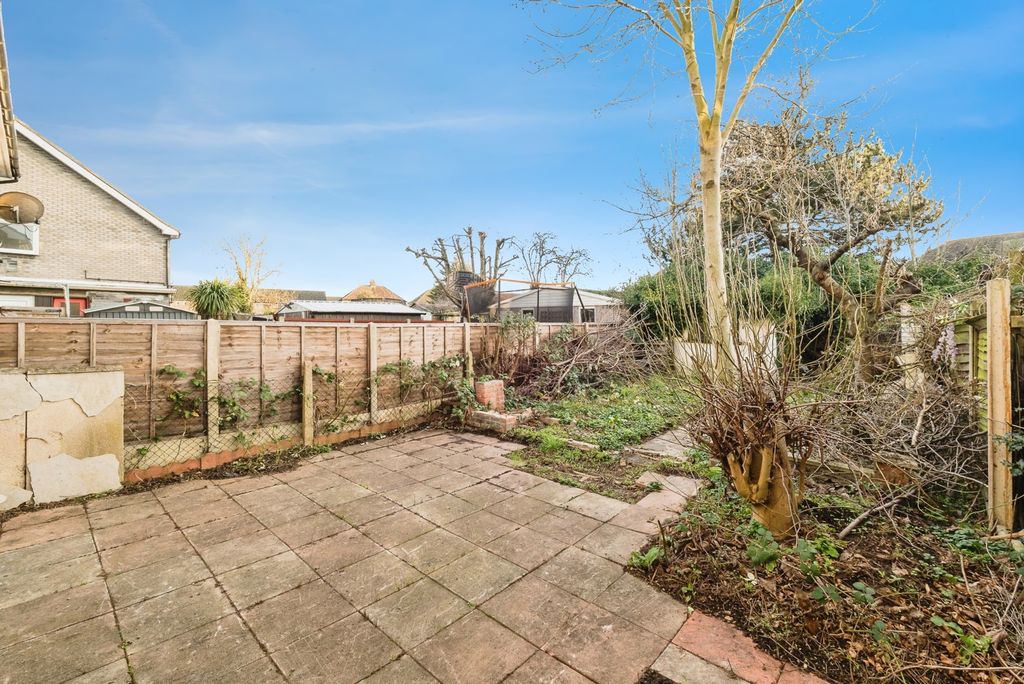 Additional image 16 of 2 bed maisonette for saleFyfield Road, Rainham RM13