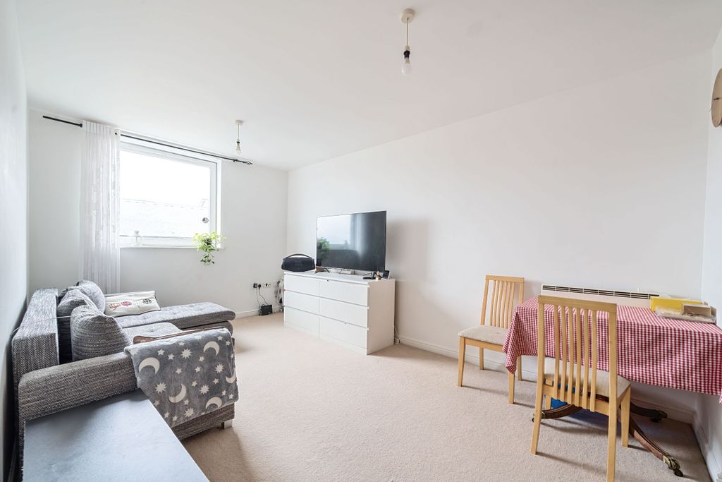 Property photo 3 of 7